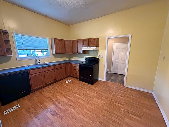 5th image of 1606 N Elm St