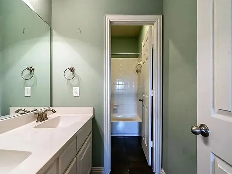 1036 Edgefield Ln — Photo 14