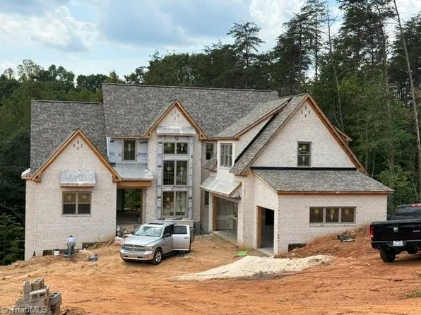 8209 Lulworth Dr, Stokesdale, NC 27357