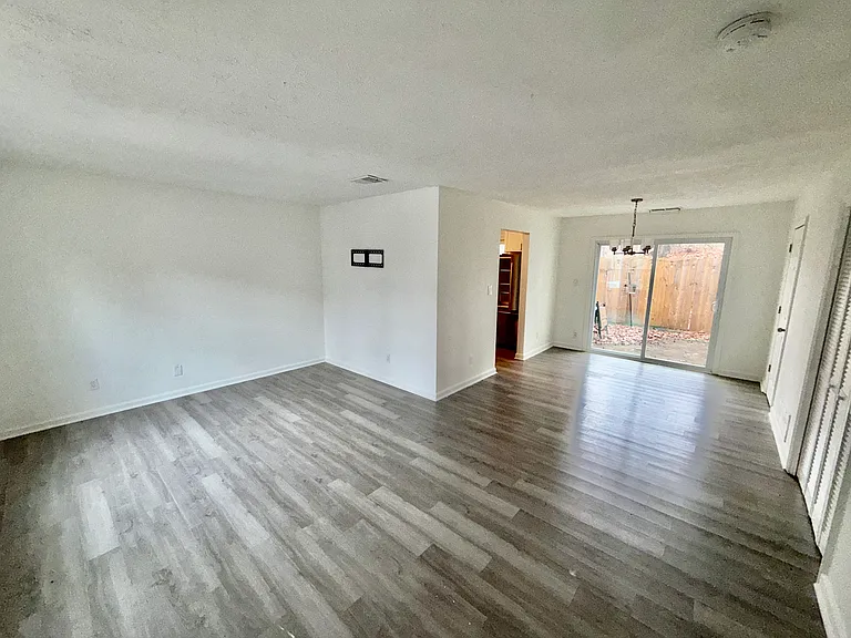 2082 Lenoa Ln — Photo 19