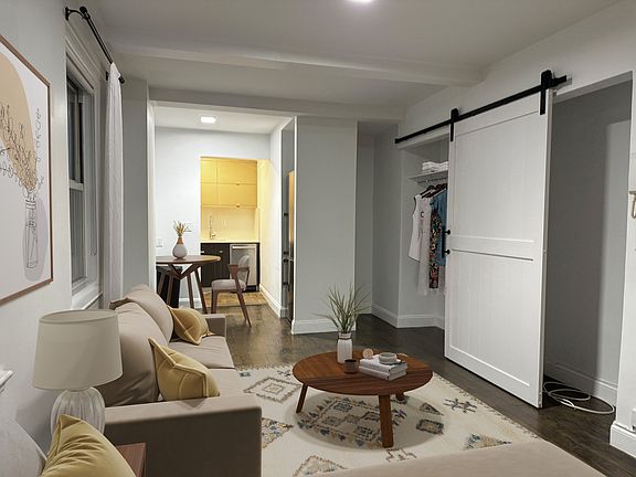 3rd image of 321 E 43rd St #303D