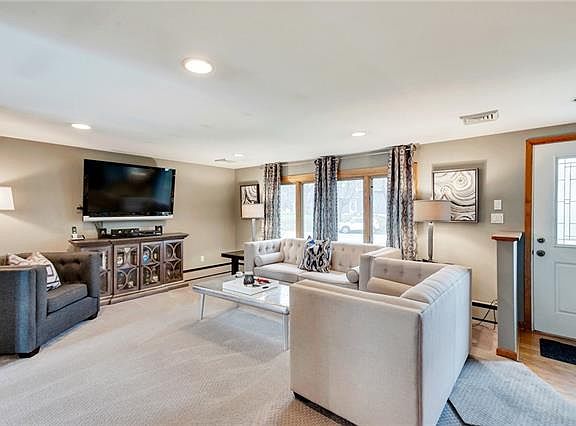 4th image of 28 Cresthaven Dr