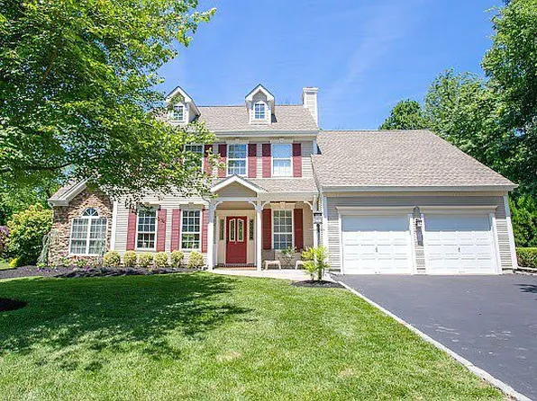 21 Larchmont Ct, Pennington, NJ 08534