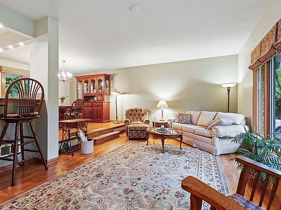 4th image of 8701 W 120th St