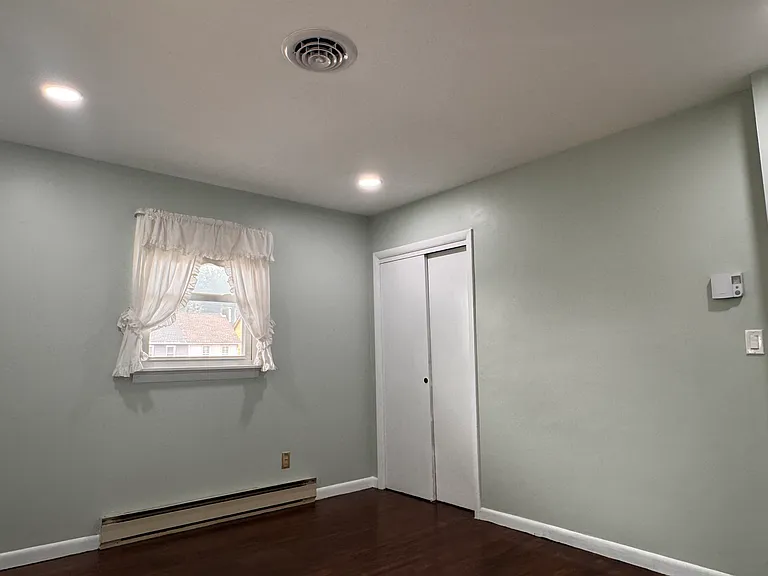 443 Bath Ave — Photo 19
