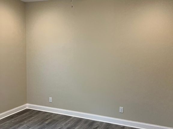 5th image of 1302 W Roach St