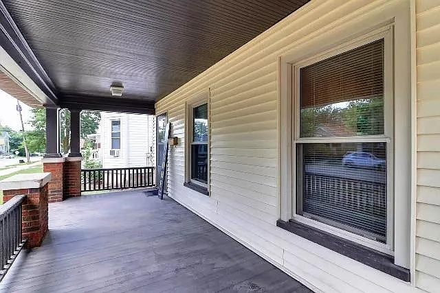 2 bed, $1,240 — Photo 2