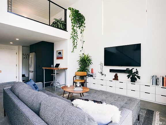 3rd image of 68 McCoppin St APT 1