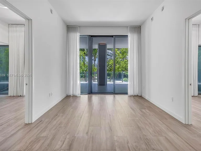 2831 S Bayshore Dr #402 — Photo 3