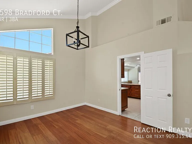 6598 Bradford Ct — Photo 24