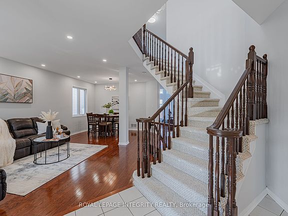 5th image of 102 Whitestone Dr