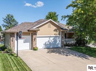 10021 S 202nd Cir, Gretna, NE 68028