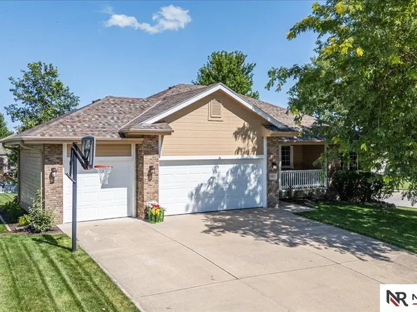 10021 S 202nd Cir, Gretna, NE 68028