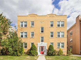 32 Robin Rd APT 5, West Hartford, CT 06119