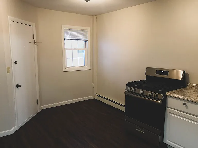 33 Tingley St #2R — Photo 2