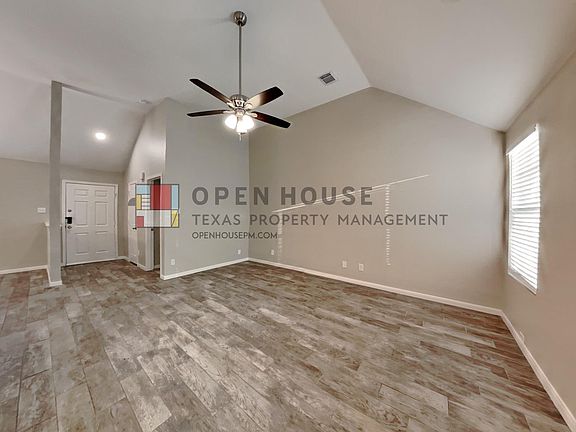 3rd image of 422 N Gaston Dr