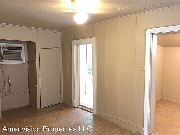 2nd image of 637 W Norwood Ct
