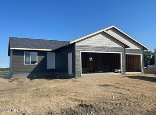 32 27th St NW, Watertown, SD 57201