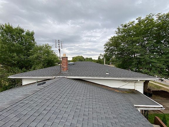 3rd image of 597 Mill St