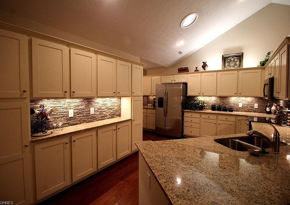1st image of 258 Shaw Dr