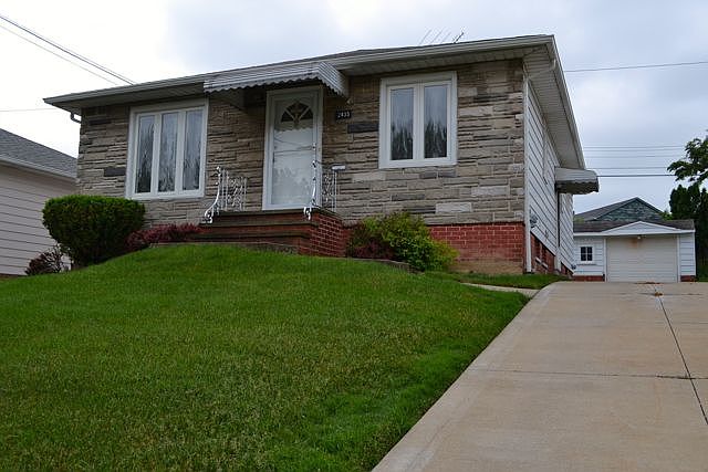 1st image of 2435 Park Dr