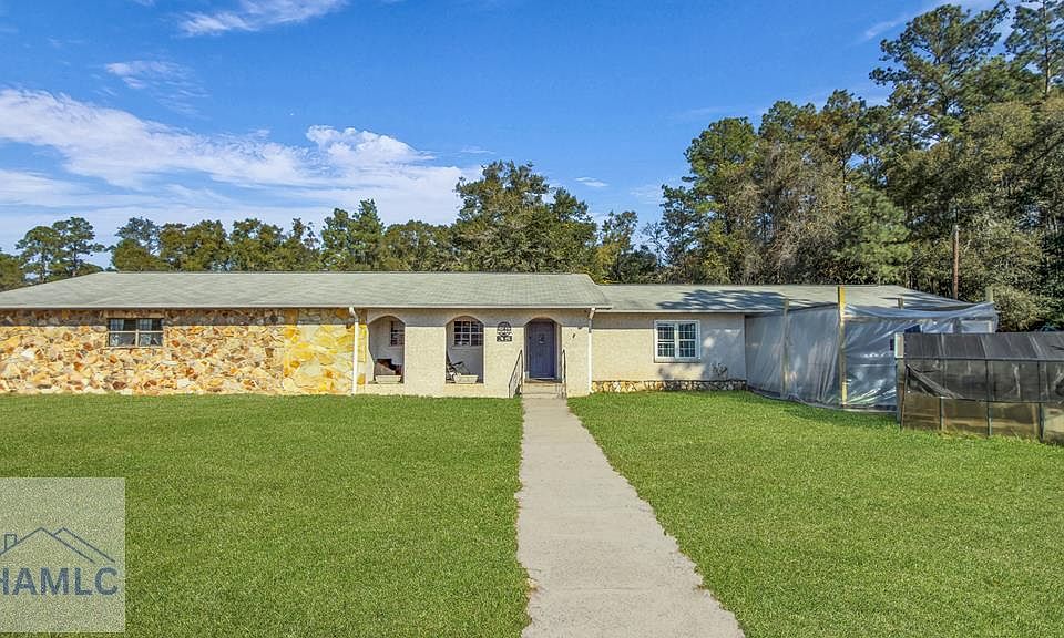 1st image of 35 Frasier Ln