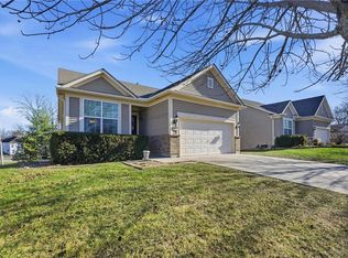 4821 SW Davis Dr, Lees Summit, MO 64083