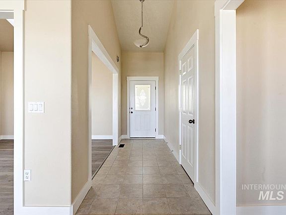 3rd image of 2143 Corral Rd