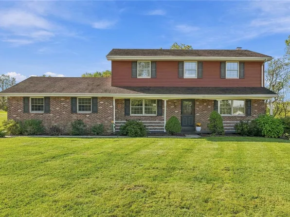 3834 Estate Dr, Schnecksville, PA 18078