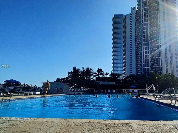 3rd image of 19201 Collins Ave #1105