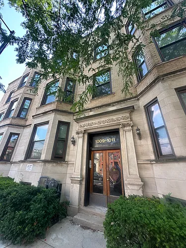 1009 S Oakley Blvd #2F Photo 1