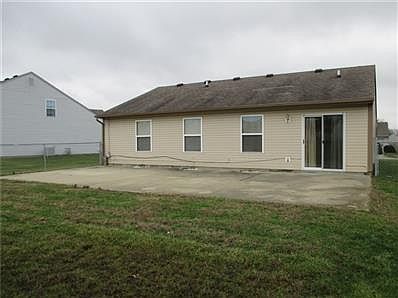 2nd image of 914 Congressional Way
