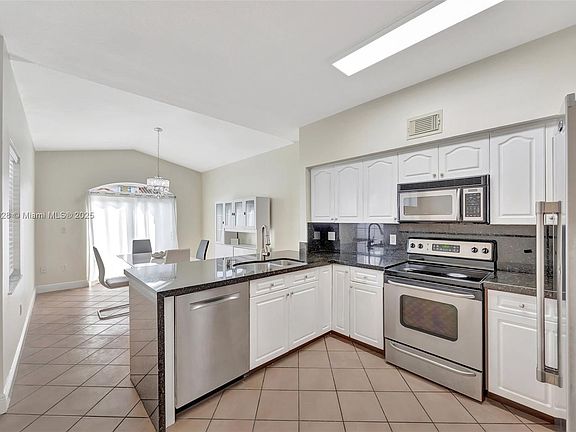4th image of 10110 SW 154th Circle Ct #1-105