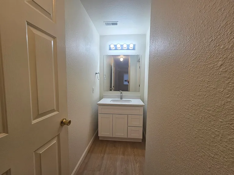 2255 Chestnut St #12 — Photo 14