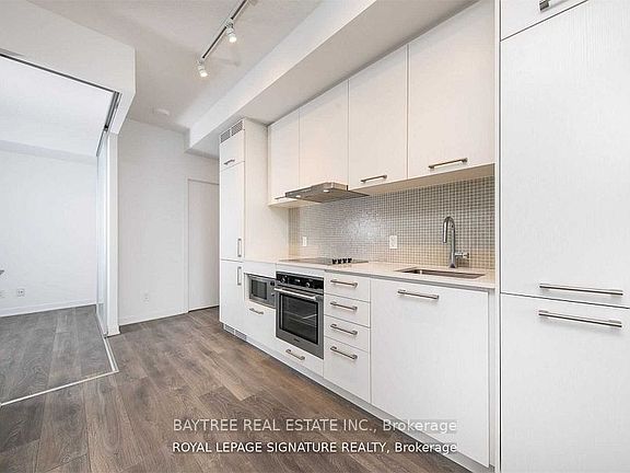 5th image of 87 Peter St #4210