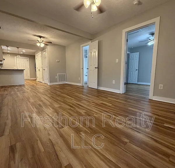 534 Basin St — Photo 5