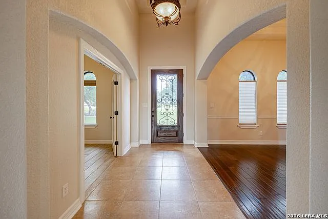 4 bed, 2.5 bath, 2717 sqft, $3,200 — Photo 3