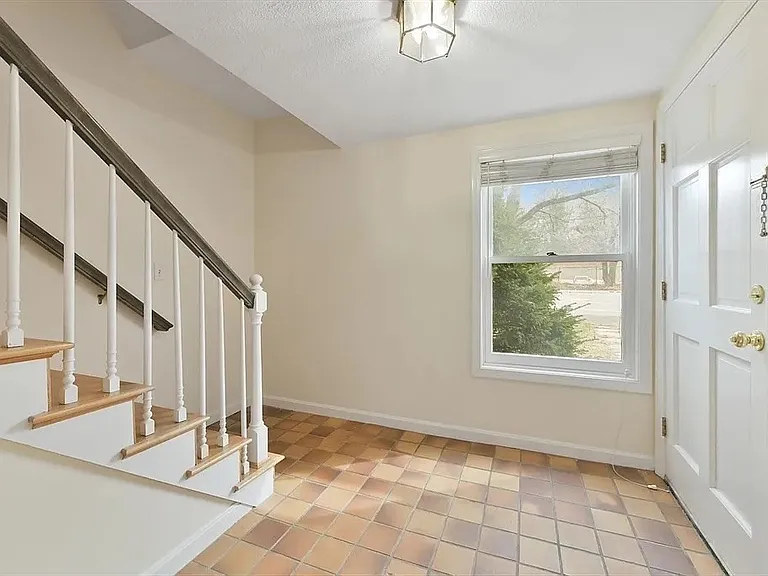 1045 Washington St #2 — Photo 13