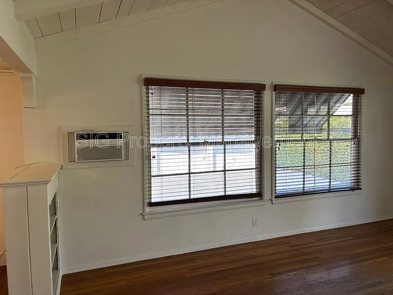 5071 Kester Ave #5071 — Photo 11