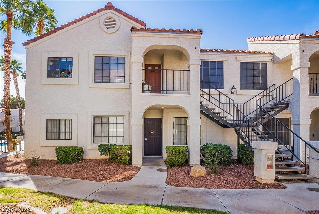 2 bed, 2.0 bath, 884 sqft, $1,400 — Photo 1