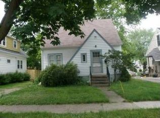 115 W Todd Ave, Woodstock, IL 60098