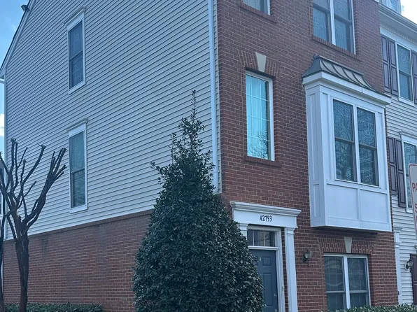 42793 Smallwood Ter, Chantilly, VA 20152