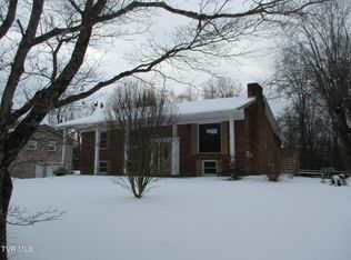 111 Sugar Maple Ln, Johnson City, TN 37601