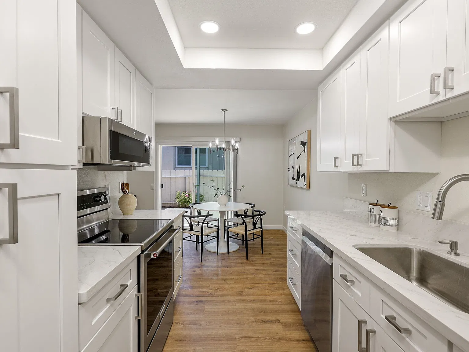 2 bed, 2.0 bath, 1120 sqft, $3,995 — Photo 4