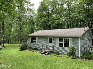 143 Gumbletown Rd, Paupack, PA 18451