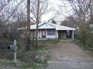 2450 W Cherry St, Paris, TX 75460