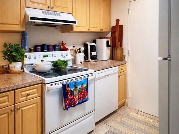 5th image of 3301 NE 5th Ave APT 519