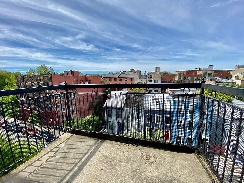 1st image of 257 15th St #53