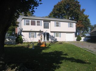 198 Deep Hole Rd, Baiting Hollow, NY 11933