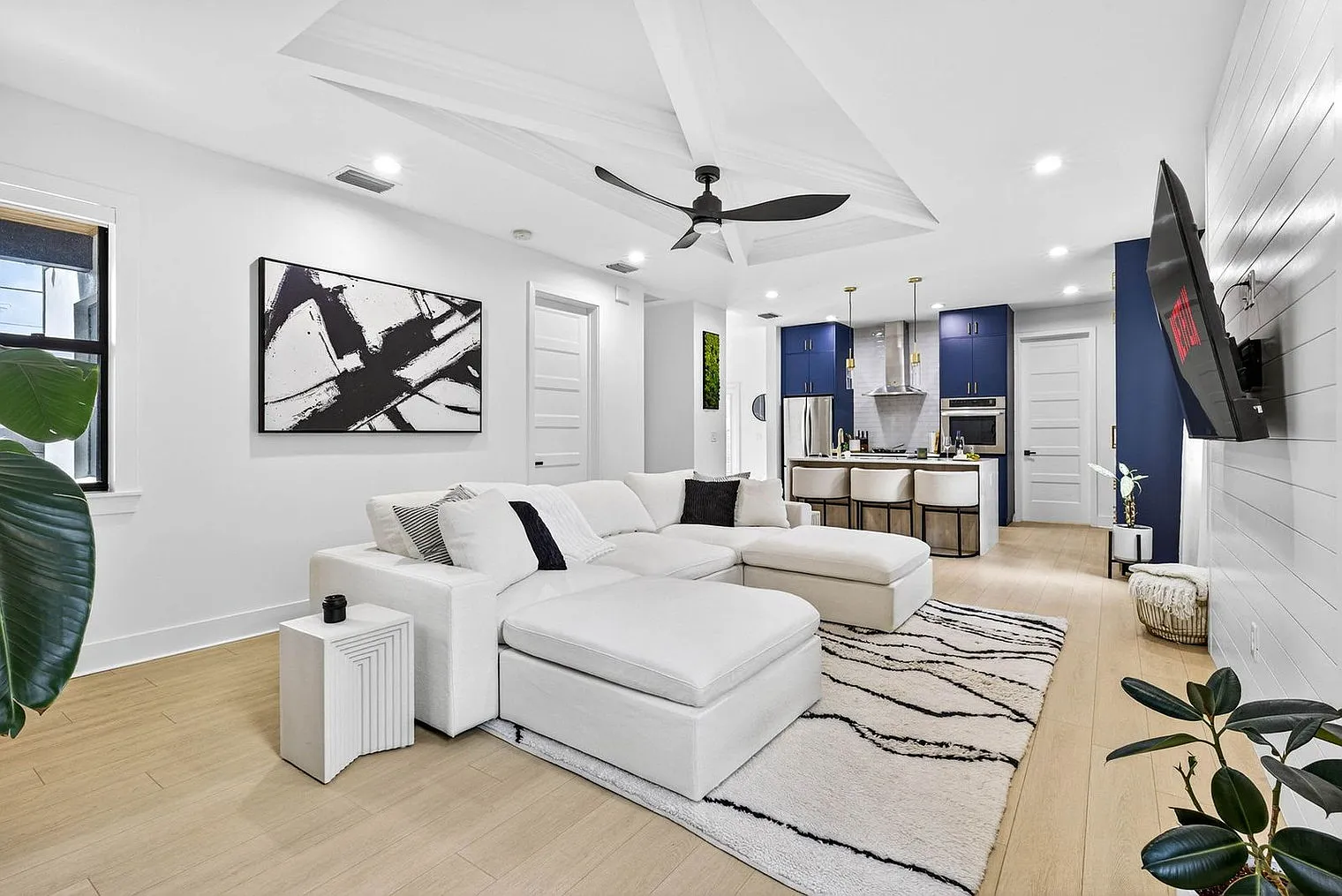 3 bed, 2.0 bath, 2841 sqft, $10,147 — Photo 1